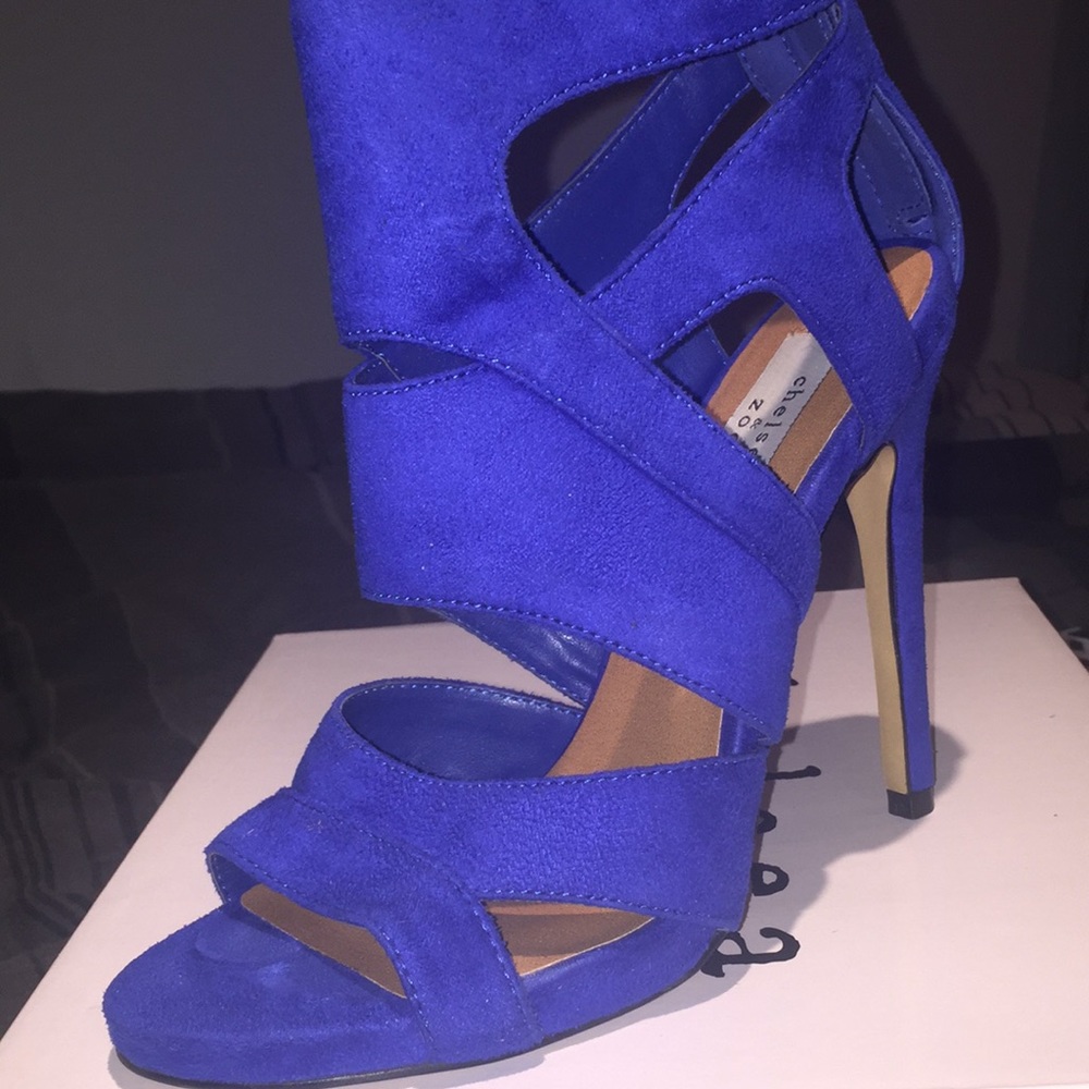 Chelsea & Zoe blue suede hills.